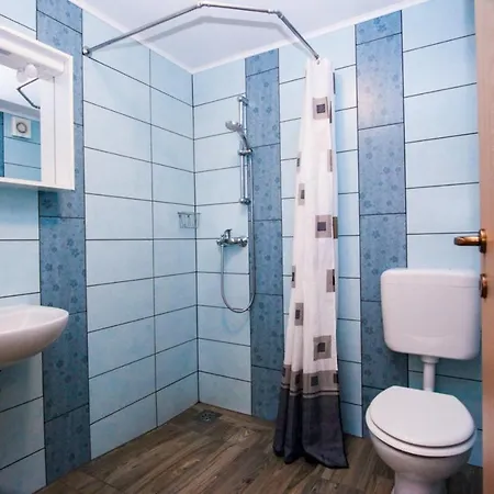 Apartmaji Pri Kozmavo - Little House Apartament *