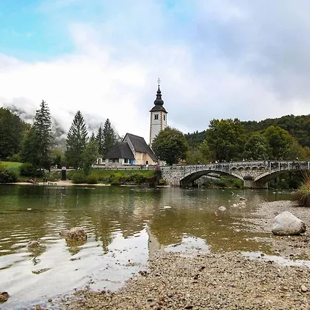 Apartmaji Pri Kozmavo - Little House