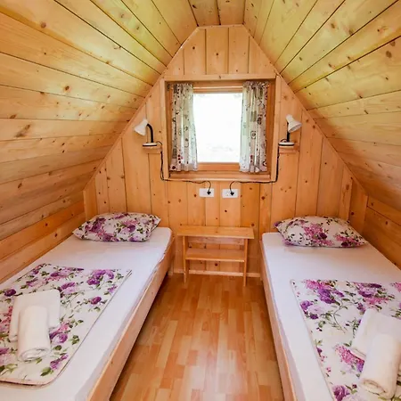 Apartmaji Pri Kozmavo - Little House