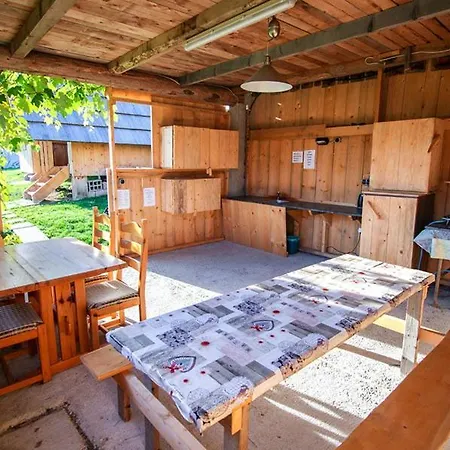 Apartmaji Pri Kozmavo - Little House Bohinj