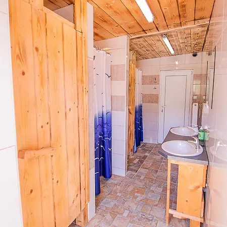 Apartmaji Pri Kozmavo - Little House *