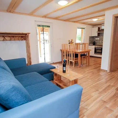 Apartmaji Pri Kozmavo - Little House Apartament Bohinj