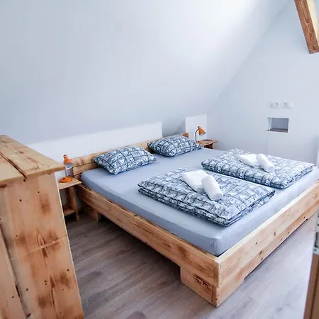 Apartmaji Pri Kozmavo - Little House *