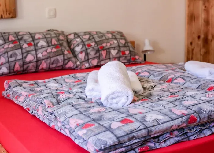 Apartmaji Pri Kozmavo - Little House *