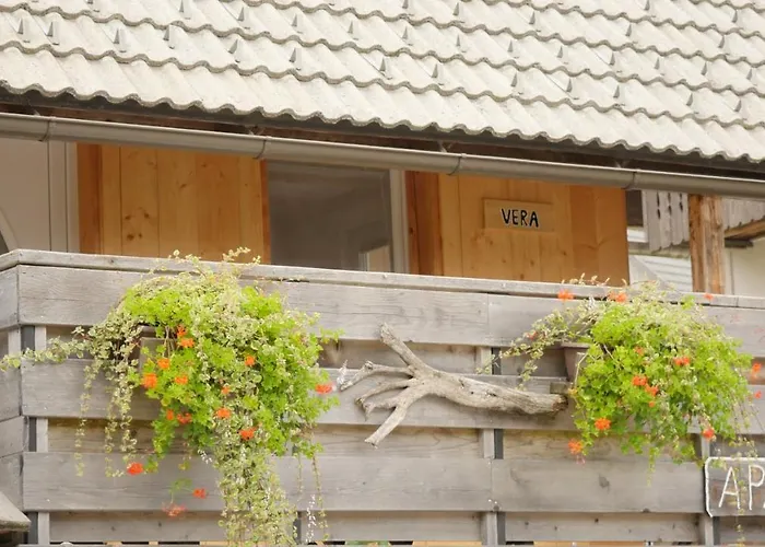 Apartmaji Pri Kozmavo - Little House Bohinj