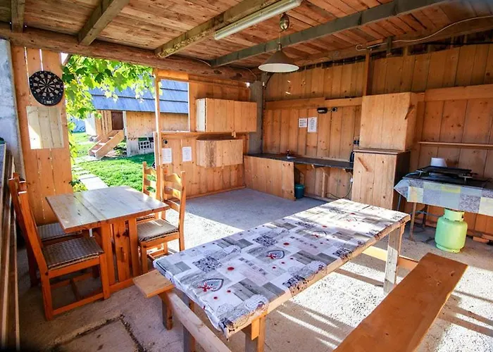 Apartmaji Pri Kozmavo - Little House Bohinj