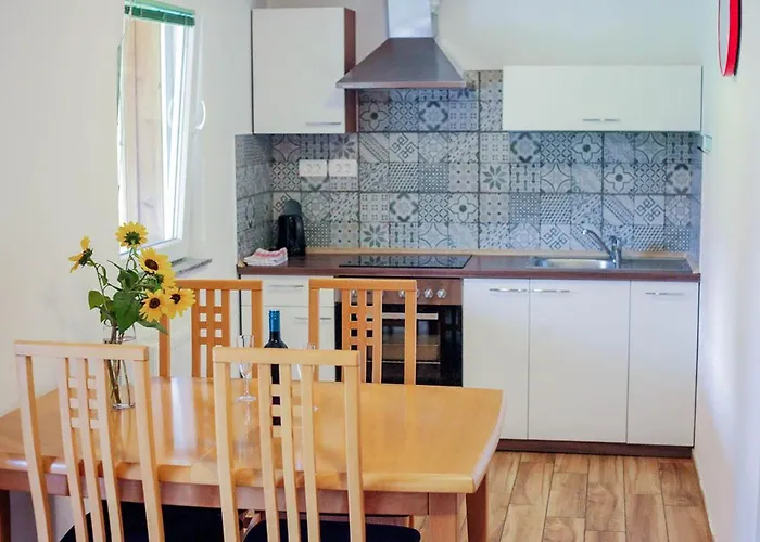 Daire Apartmaji Pri Kozmavo - Little House *
