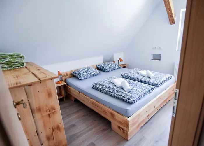 Apartmaji Pri Kozmavo - Little House *